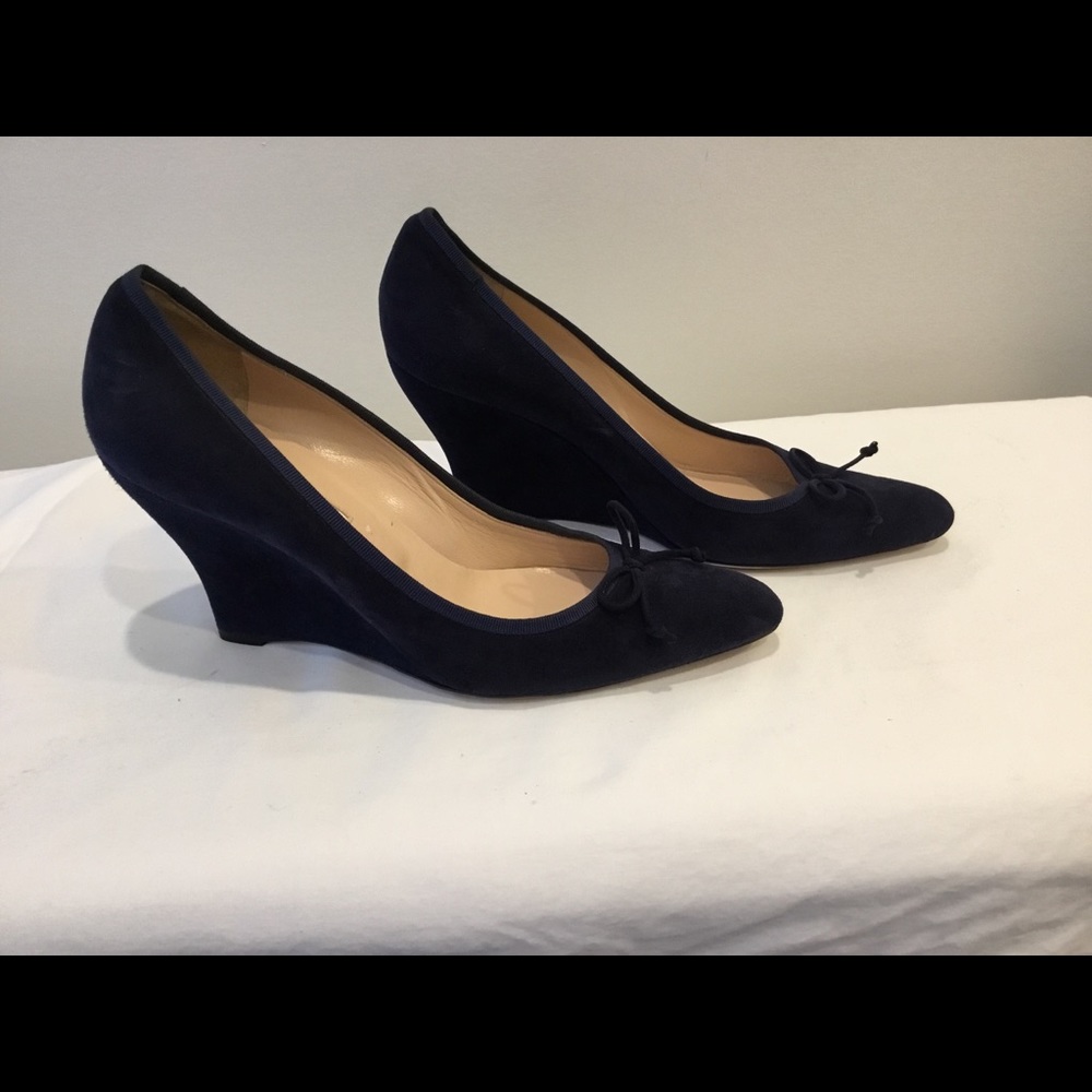 Oscar de la Renta Black Wedge Heels Suede Pointed Toe
